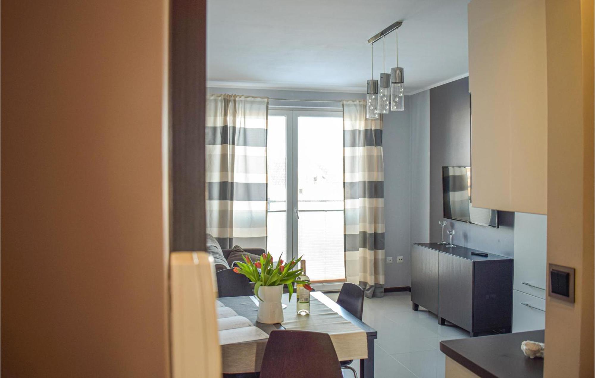 Nice Apartment In Darlowko With Wifi Luaran gambar